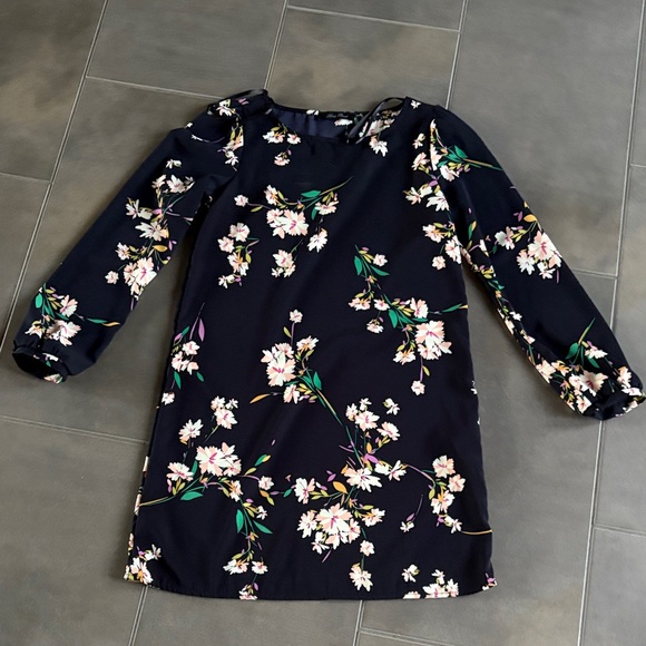 Dresses & Skirts - Floral Black Dress